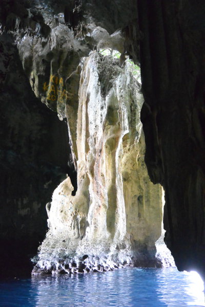 Die Swallow-Cave in Tonga